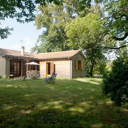 Etoile D'isis, Gites A La Ferme Lavaur (Dordogne)