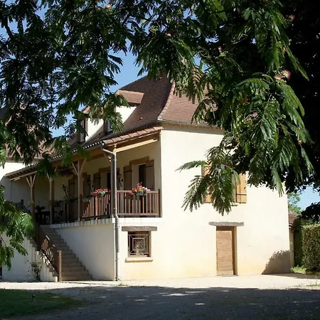 בית נופש Etoile D'isis, A La Ferme *